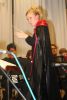007Dirigentin Cornelia Dick als Vampir