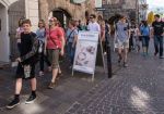 3006 erzählt wird