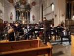 8.9 Beide Orchester werden von Adrian Leuenberger dirigiert