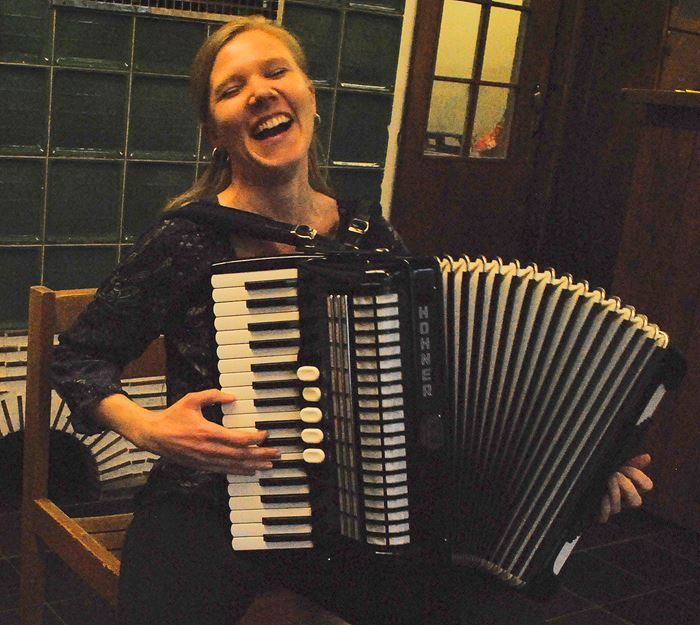 Cornelia Dick,Ausbilderin und Leiterin des Jugend- und des Hauptorchesters des Akkordeon-Orchesters Riedlingen, liebt den variantenreichen Klang des Instruments